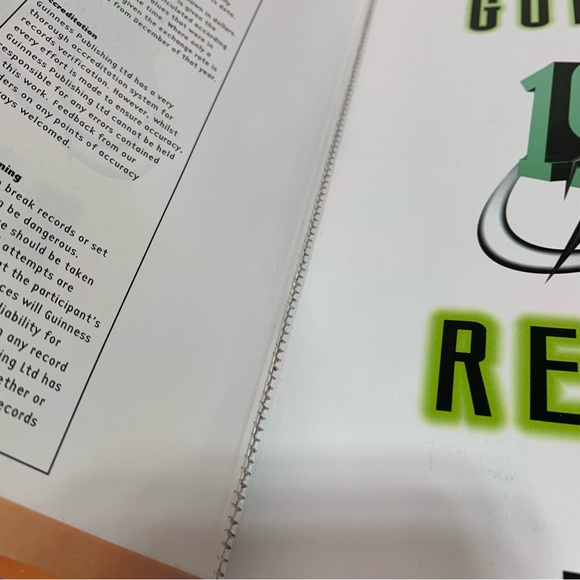 Guinness World Records 2Hardbound books- the Guiness book of Records 1999 & 2002 - Picture 3 of 12